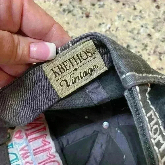 Mom Life Hat “Mommin’ is my Cardo” - Picture 4 of 4